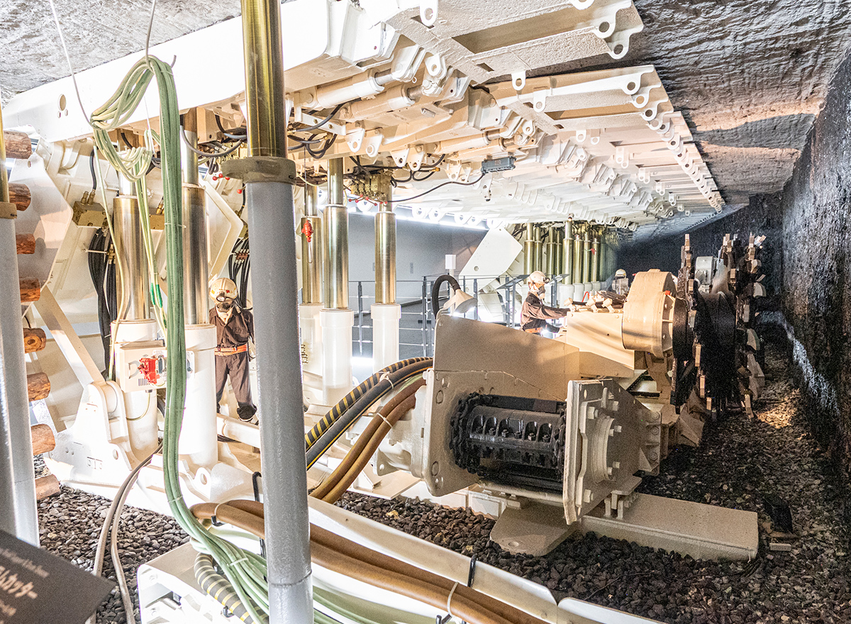 採炭作業を再現した展示