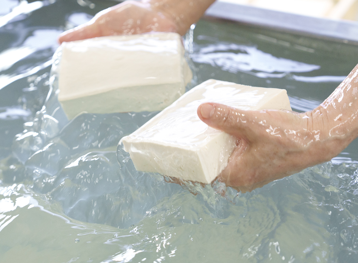 「ざる豆腐」「ざる揚げ」「志摩とうふ」